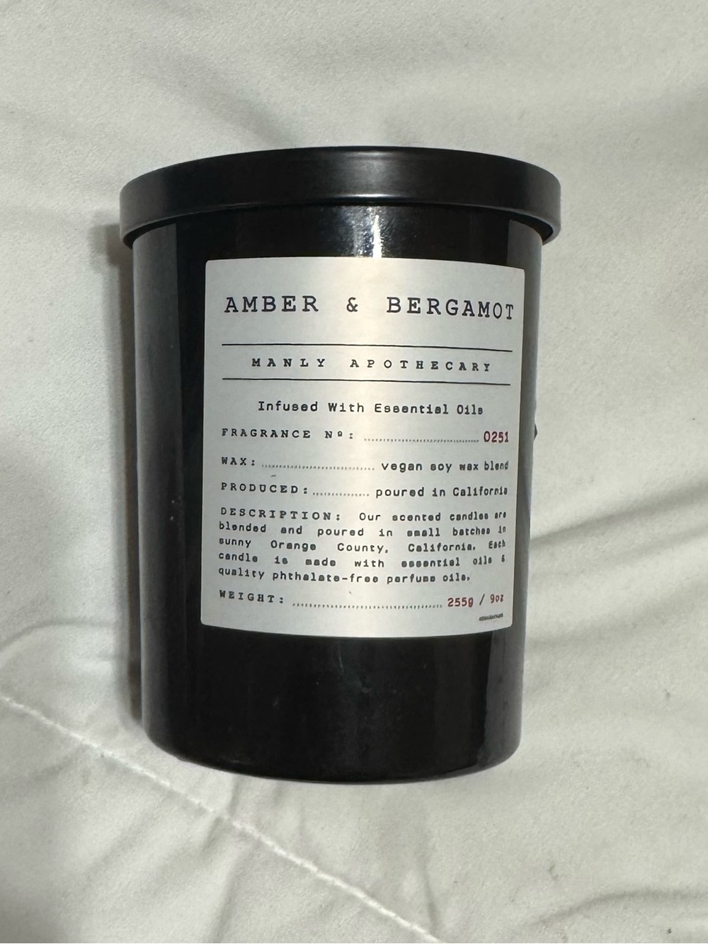 *FREE w/ purchase! Amber & Bergamot Manly Scented Candle Unused - Picture 2 of 4